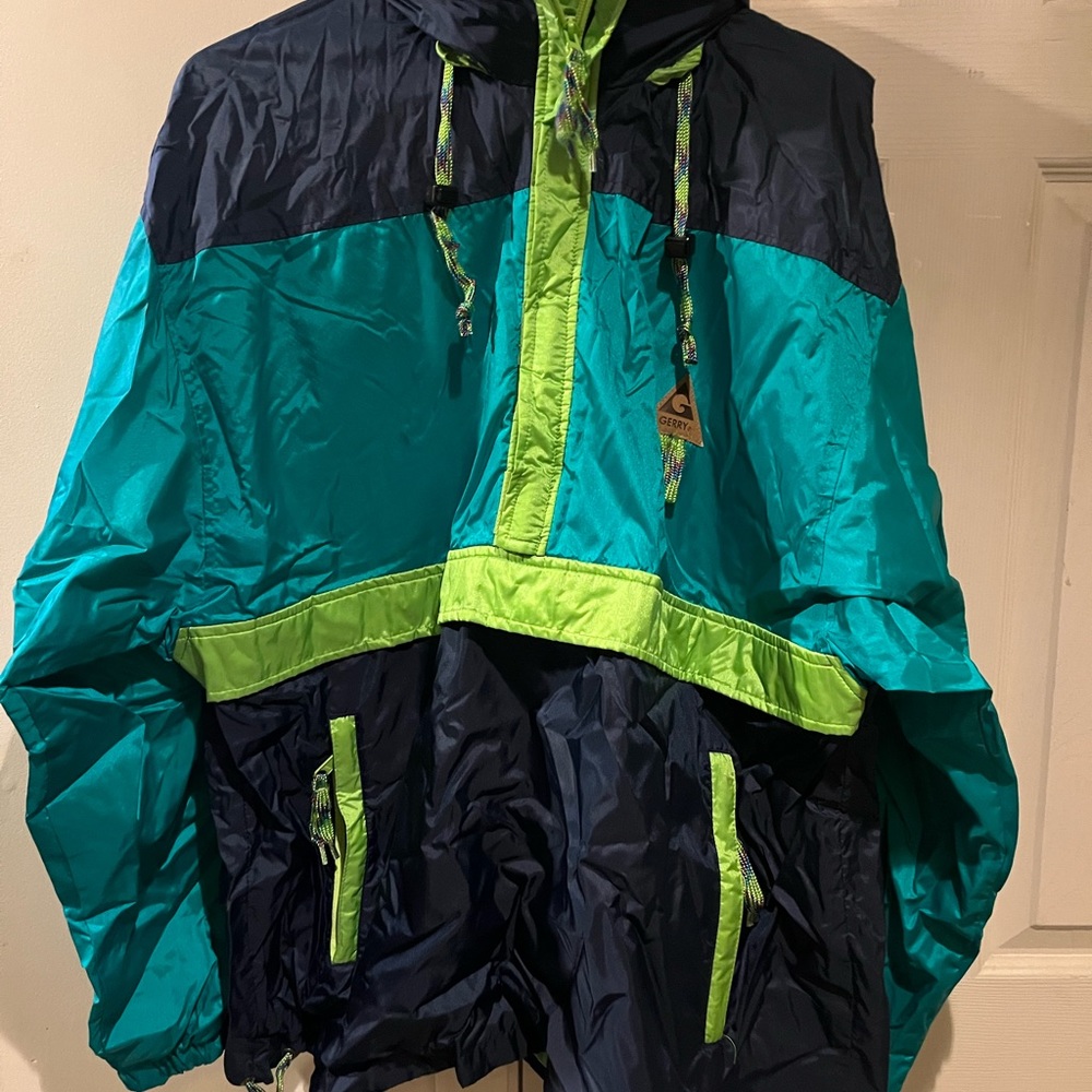 Men’s Raincoat/ Windbreaker